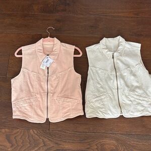 American Eagle 🦅 Light Pink and Off-White Vests